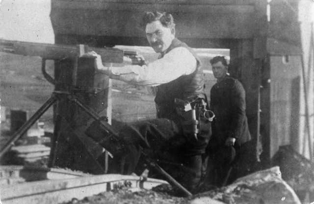 Guy with Machine Gun